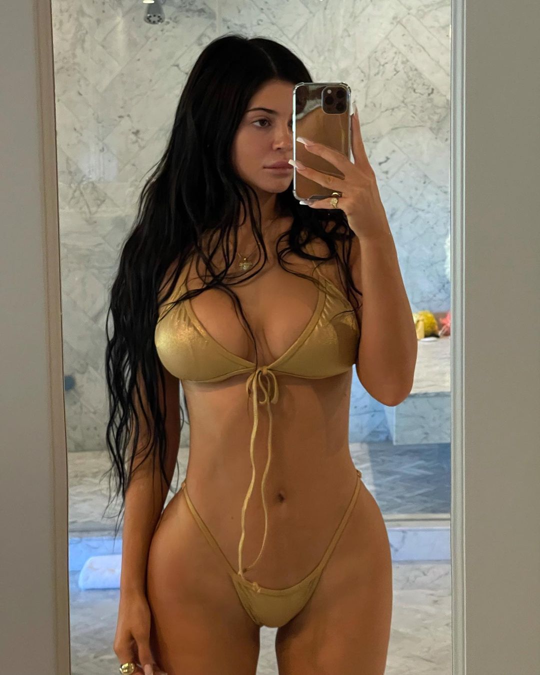 Kylie Jenner Nude Selfies